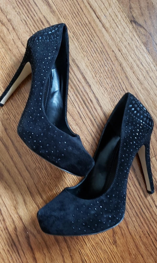 BCBGeneration Pumps - Picture 2 of 2